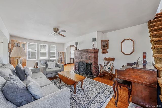 33 Sherman Street, Merrick, NY 11566