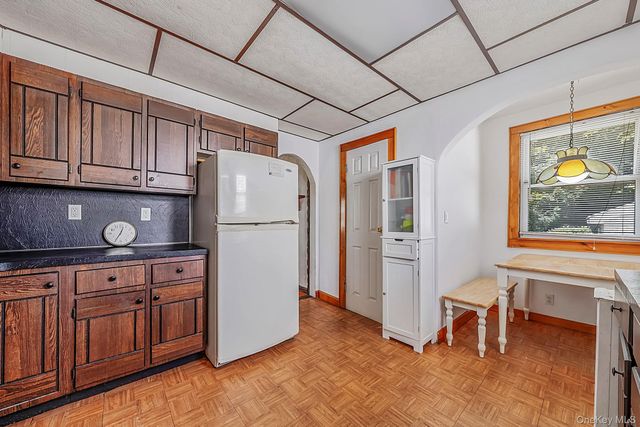 33 Sherman Street, Merrick, NY 11566
