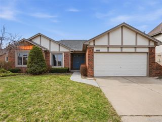 46689 Barbara Drive, Macomb Township, MI 48044