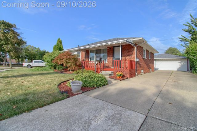 2881 Maxwell Street, Trenton, MI 48183
