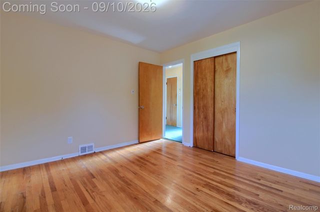 2881 Maxwell Street, Trenton, MI 48183