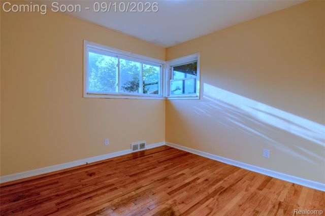 2881 Maxwell Street, Trenton, MI 48183