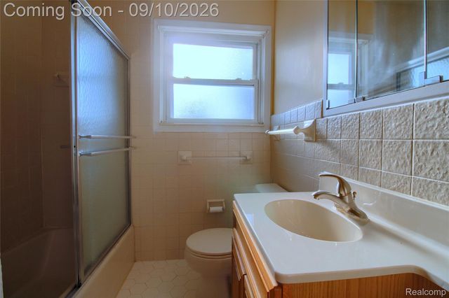 2881 Maxwell Street, Trenton, MI 48183
