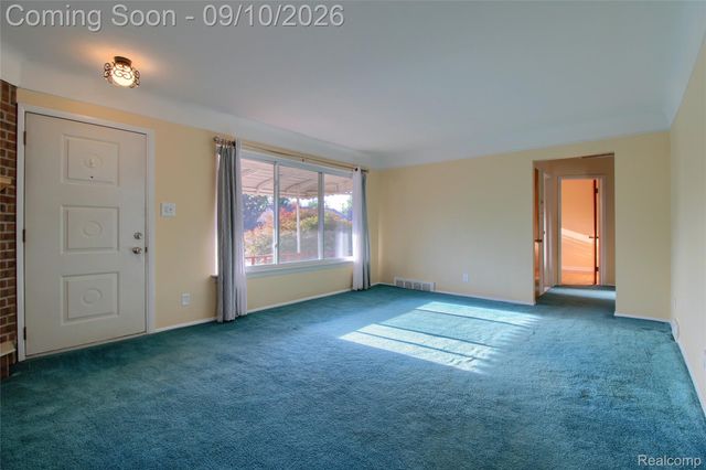 2881 Maxwell Street, Trenton, MI 48183