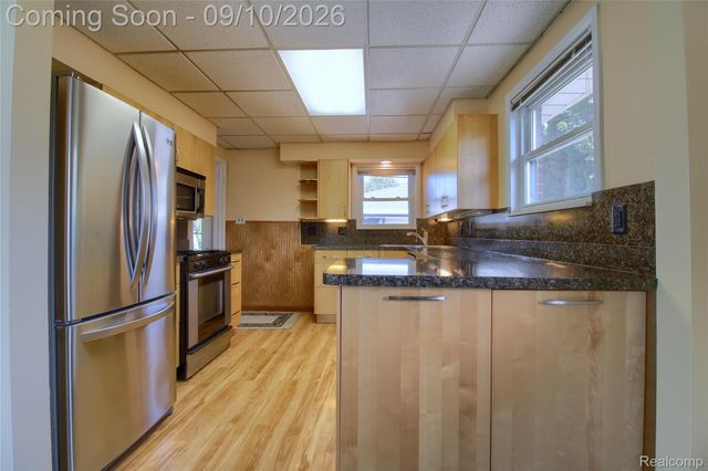 2881 Maxwell Street, Trenton, MI 48183