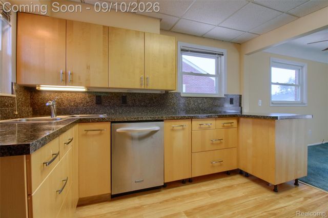 2881 Maxwell Street, Trenton, MI 48183