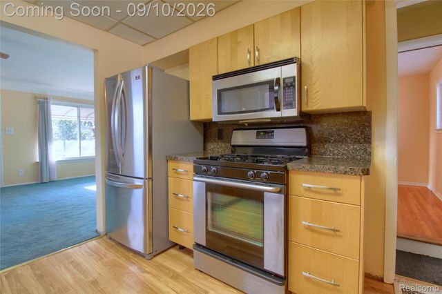 2881 Maxwell Street, Trenton, MI 48183