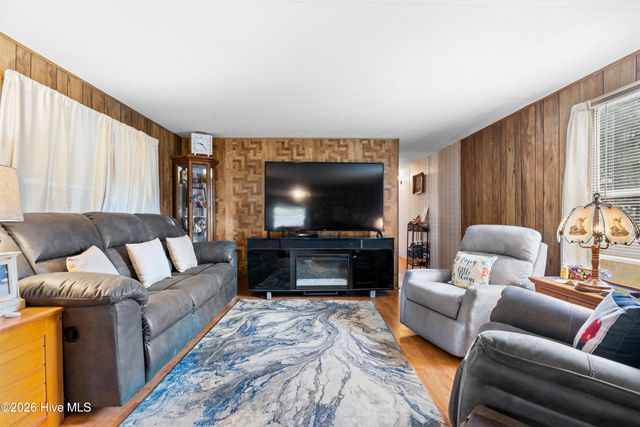 2367 Lake Paula Drive SW, Supply, NC 28462