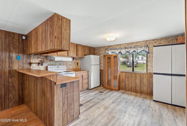2367 Lake Paula Drive SW, Supply, NC 28462
