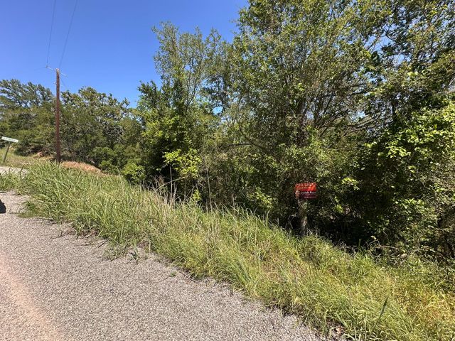 147 Waikiki DR, Bastrop, TX 78602