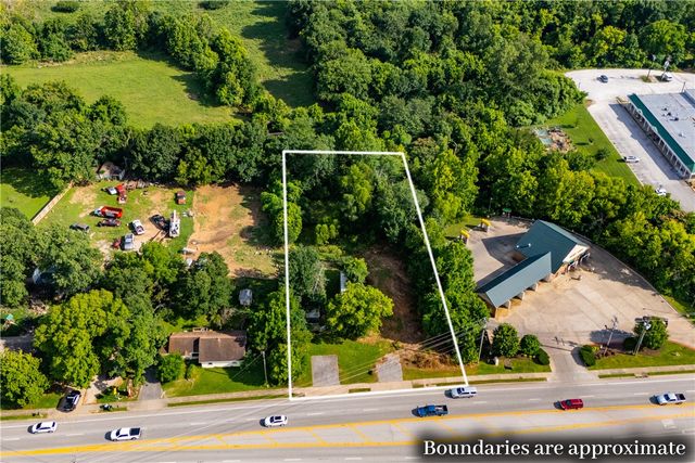 2609 E Huntsville Road, Fayetteville, AR 72701