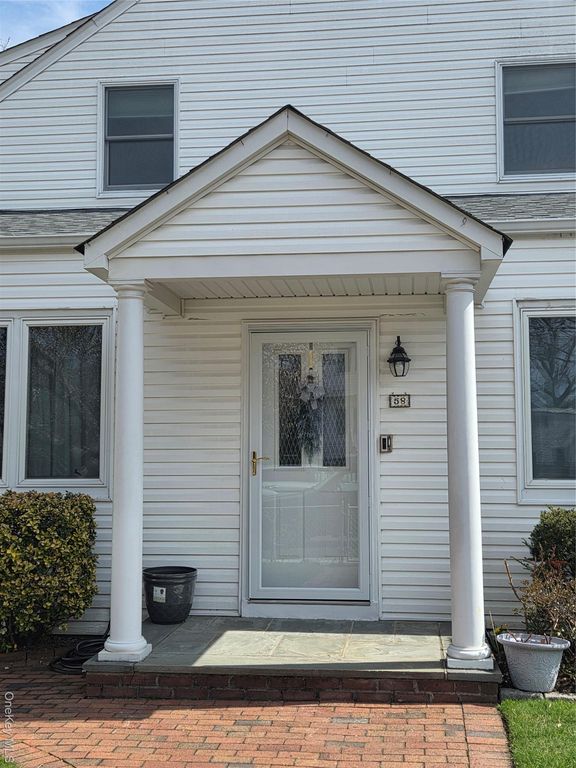 58 Juniper Road, Port Washington, NY 11050