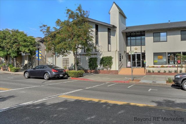 14220 Wild Plum Lane, Los Altos Hills, CA 94022