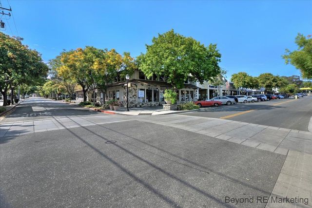 14220 Wild Plum Lane, Los Altos Hills, CA 94022