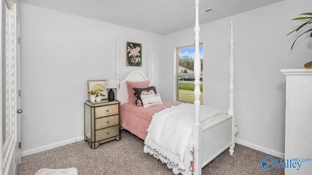 6152 Feather Way SE, Owens Cross Roads, AL 35763