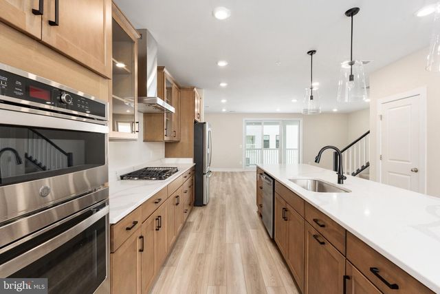 20792 CLOONGEE TER, Dulles, VA 20166