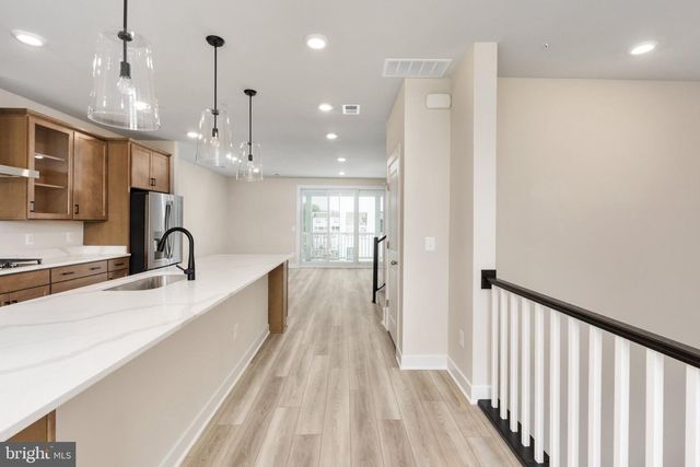 20792 CLOONGEE TER, Dulles, VA 20166