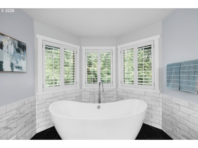 9331 Nw OLD SKYLINE Blvd, Portland, OR 97231