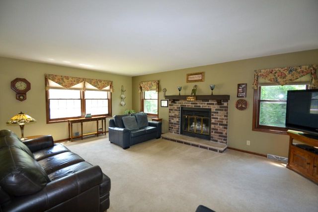 2601 S Brookland ROAD, New Berlin, WI 53151