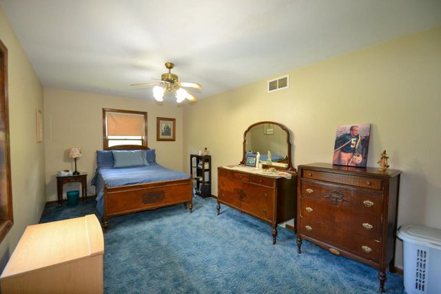 2601 S Brookland ROAD, New Berlin, WI 53151