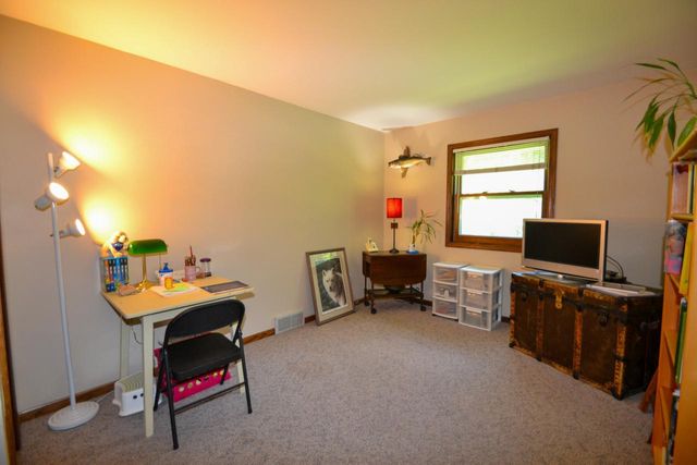 2601 S Brookland ROAD, New Berlin, WI 53151