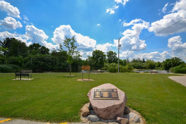2601 S Brookland ROAD, New Berlin, WI 53151