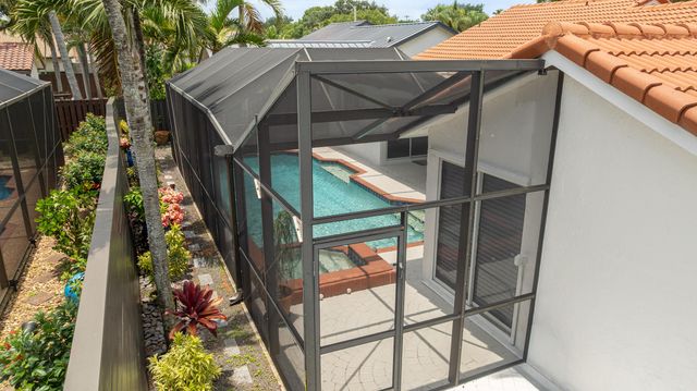 10506 NW 7th Court, Plantation, FL 33324