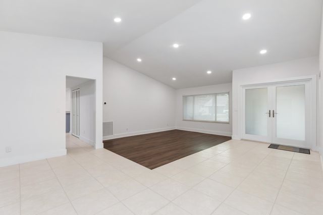 10506 NW 7th Court, Plantation, FL 33324