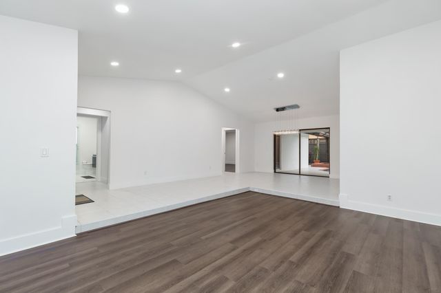 10506 NW 7th Court, Plantation, FL 33324