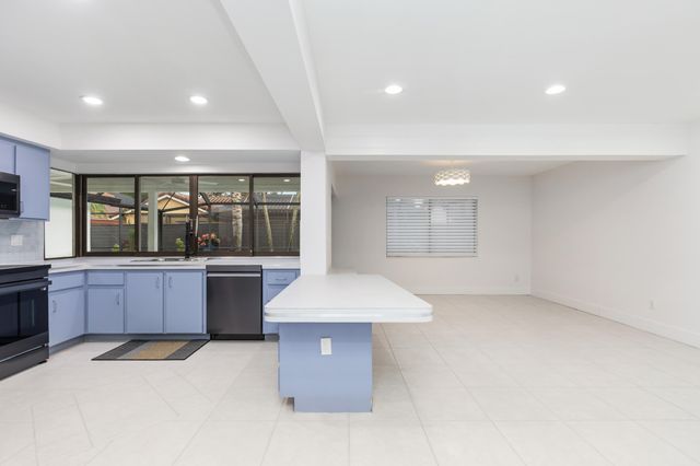 10506 NW 7th Court, Plantation, FL 33324