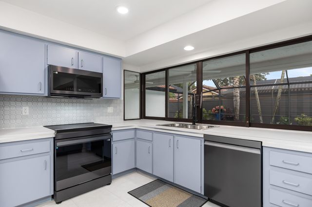 10506 NW 7th Court, Plantation, FL 33324