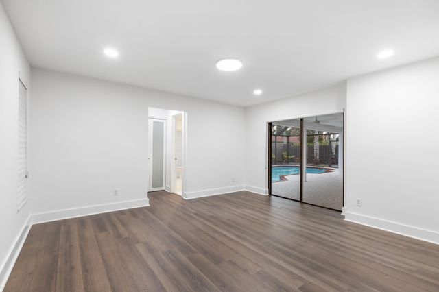10506 NW 7th Court, Plantation, FL 33324