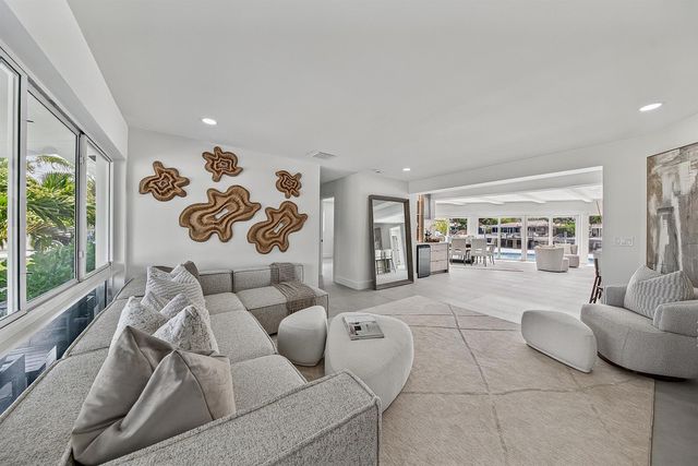 411 SE 2nd Avenue, Pompano Beach, FL 33060