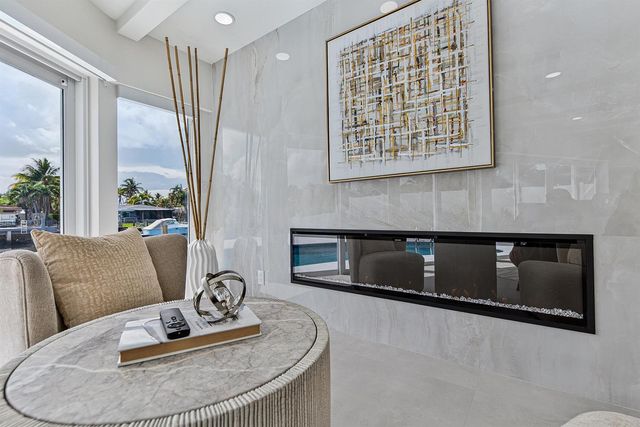 411 SE 2nd Avenue, Pompano Beach, FL 33060