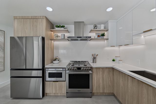 411 SE 2nd Avenue, Pompano Beach, FL 33060