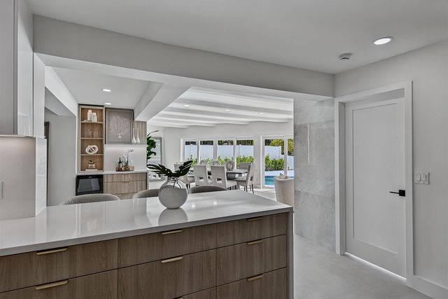 411 SE 2nd Avenue, Pompano Beach, FL 33060