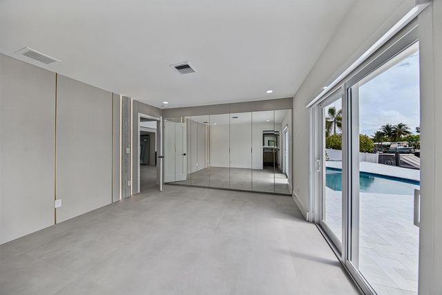 411 SE 2nd Avenue, Pompano Beach, FL 33060
