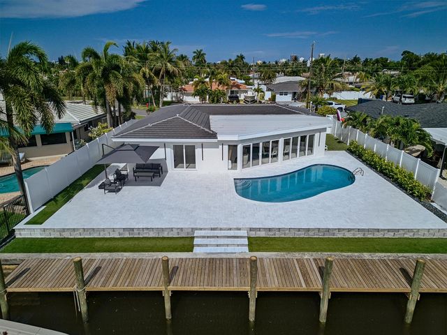 411 SE 2nd Avenue, Pompano Beach, FL 33060