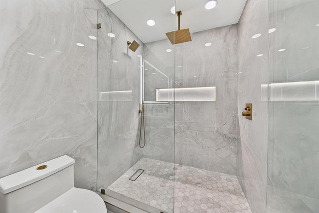 411 SE 2nd Avenue, Pompano Beach, FL 33060
