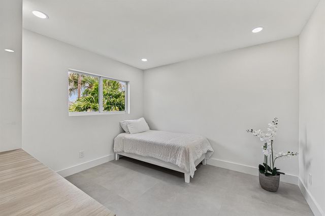411 SE 2nd Avenue, Pompano Beach, FL 33060