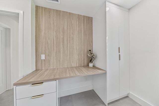 411 SE 2nd Avenue, Pompano Beach, FL 33060