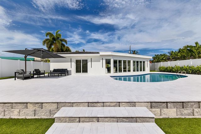411 SE 2nd Avenue, Pompano Beach, FL 33060