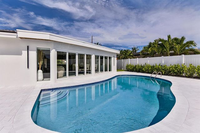 411 SE 2nd Avenue, Pompano Beach, FL 33060