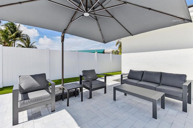 411 SE 2nd Avenue, Pompano Beach, FL 33060