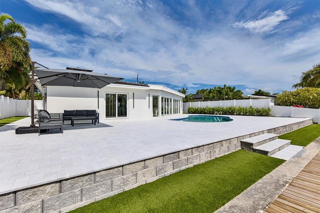 411 SE 2nd Avenue, Pompano Beach, FL 33060