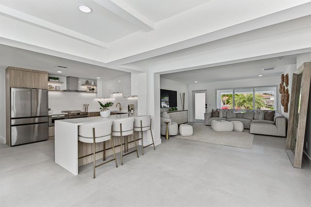 411 SE 2nd Avenue, Pompano Beach, FL 33060