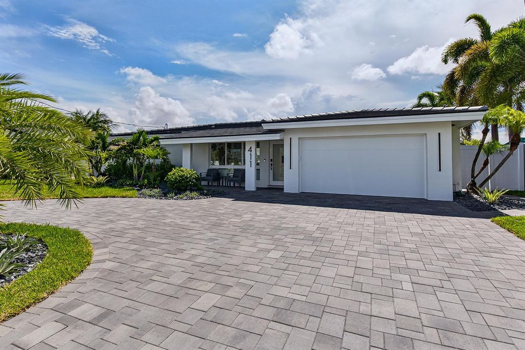 411 SE 2nd Avenue, Pompano Beach, FL 33060