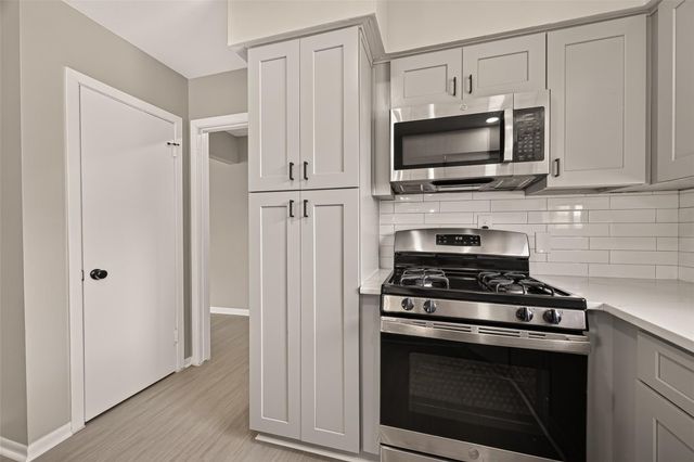 5923 Heatherbrook Drive, Houston, TX 77085
