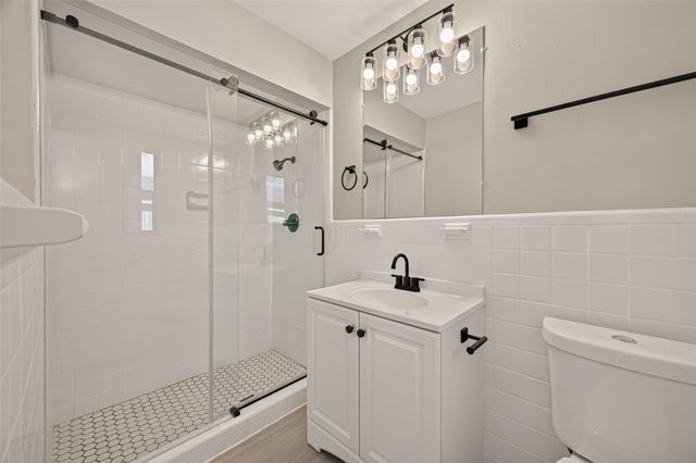 5923 Heatherbrook Drive, Houston, TX 77085