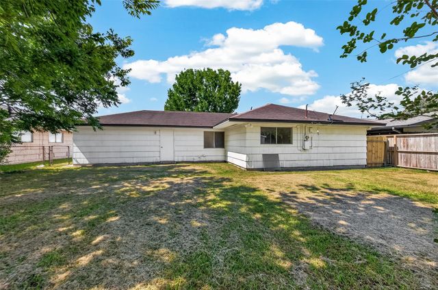 5923 Heatherbrook Drive, Houston, TX 77085